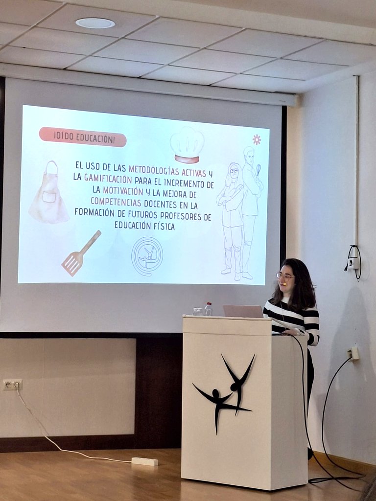 A día 15, y con una resaca emocional preciosa, puedo decir que nunca olvidaré lo sentido y compartido en nuestra defensa de la tesis✨
Sacamos los cuchillos para defender con pasión una línea de trabajo que ha alimentado nuestra ilusión estos años🍀
Agradecida por esta guinda🍒