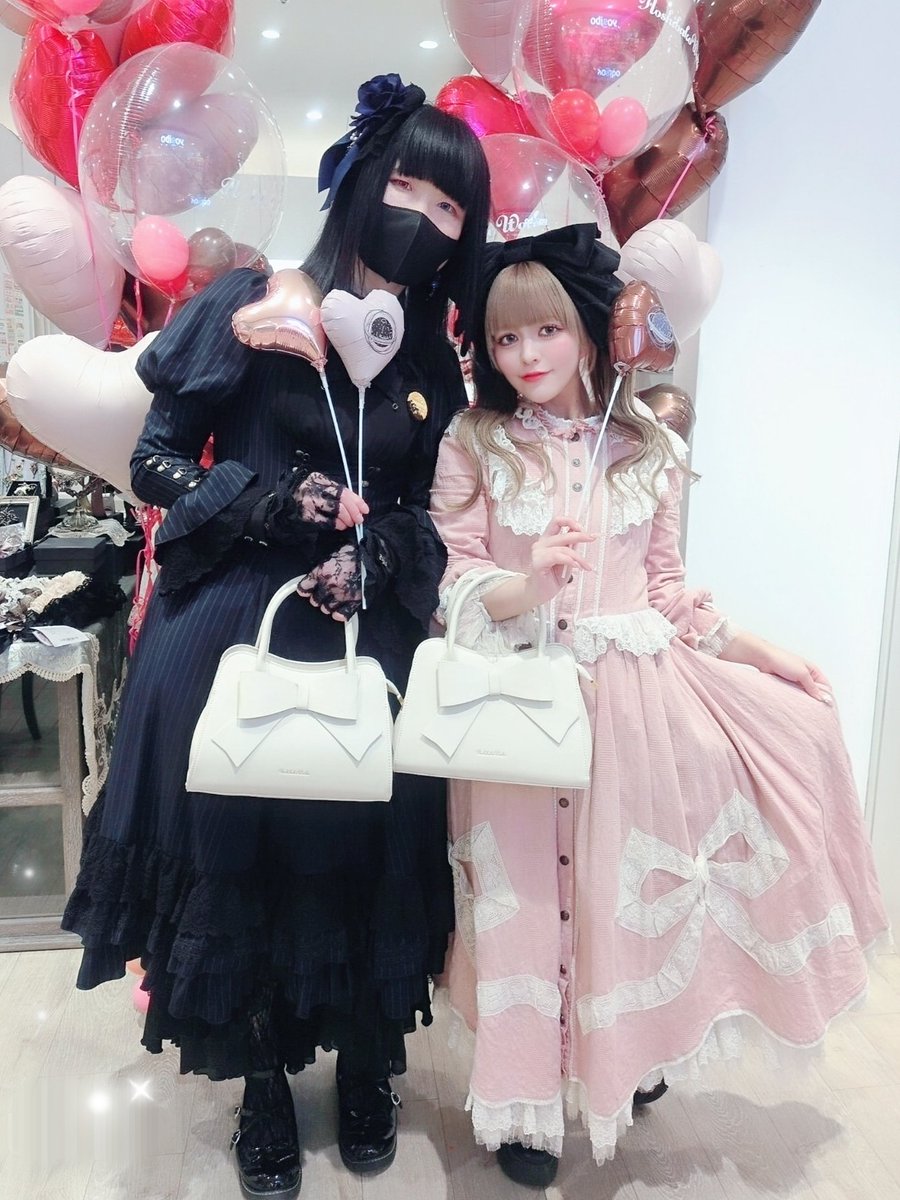 #星箱バルーンフォトコン
˚.⋆ ✶˖·˳.✦ .˚.⋆ ✶˖·˳.✦ .˚.⋆ ✶˖·˳.✦ .˚.⋆ ✶˖·˳
新作展示会の帰りにあずにゃさんとᰔᩚ
🌟🎁心満たされる１日でした🙏🙏
˚.⋆ ✶˖·˳.✦ .˚.⋆ ✶˖·˳.✦ .˚.⋆ ✶˖·˳.✦ .˚.⋆ ✶˖·˳
#TakaraTec 
#星箱Works
#星箱新宿店
<a href="/takaratec_JP/">株式会社TakaraTec（タカラテック）</a> <a href="/Hoshibako_staff/">HoshibakoWorks⭐︎ShopNews</a>