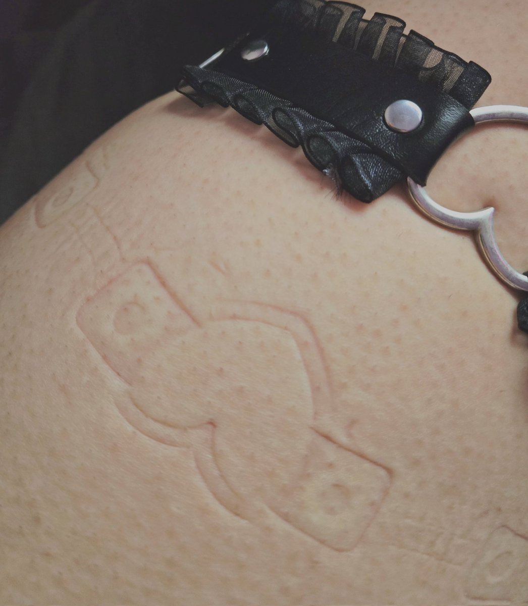 SortaDegen's tweet photo. Sooooo.....I may have been a little too eepy last night and fell asleep with my garter on and now...
how curious...anyway
VISUAL RESEARCH HAS BEEN OBSERVED AND DULY NOTED. https://t.co/OelYS8cFqg