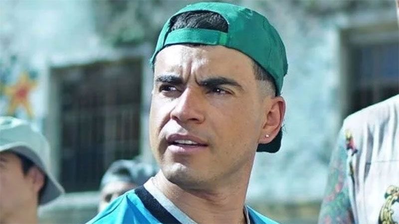 la zurda es césar versión mujer xq siempre que estaba x tener poder, venía otra y se lo sacaba