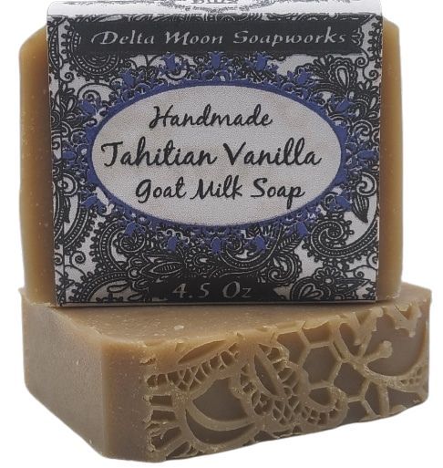 deltamoonsoap's tweet photo. #VitaminRich #sensitiveSkon #AlphaHydroxyAcids #superMild #helpsWithEczema #organic https://t.co/BKw2YIPfmh