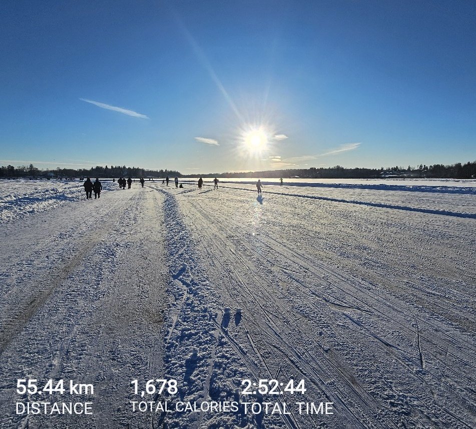 Czechnology's tweet photo. Nedělní procházka po jezeře ⛸️ ⛄
🇫🇮 #Funland https://t.co/0rRrcI5aIF