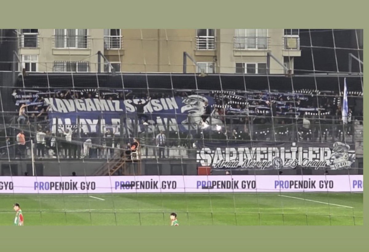 Bugün Pendik Stadı’nda kendi sahamızdaymışız gibi hissettiren muhteşem taraftarımıza yürekten teşekkür ederiz.
Bu sadece bir takımın değil, bir semtin mücadelesidir.
Biz burada arkamızda duranlarla sonuna kadar savaşacağız.
Sezon sonunda kim düşüyor kim kalıyor hep birlikte