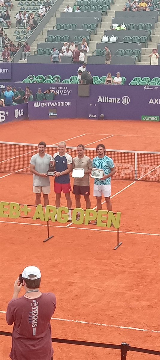 Nicolás Kicker🇦🇷/Andrea Collarini🇦🇷, que entraron a último momento, fueron finalistas del #ATPBuenosAires. 🥈

Perdieron por 7-5 y 6-3 ante Rafel Matos🇧🇷/Orlando Luz🇧🇷, la primera dupla brasilera en ganar el título.