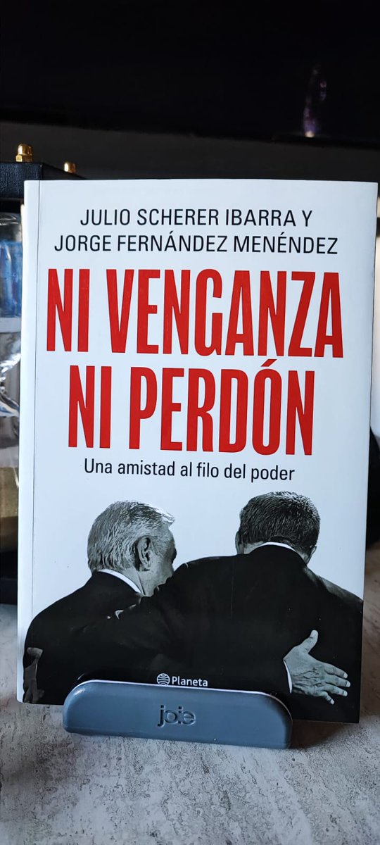 pelwchi's tweet photo. Ya me llegó el libro:
NI VENGANZA, NI PERDÓN.

Hace 4 días lo había empezado a leer pues ya anda la versión digital por Whatsapp, pero lo tenía que comprar físicamente 📖

🔺Apoyemos a los Autores y Editoriales. https://t.co/zCsmM8a552