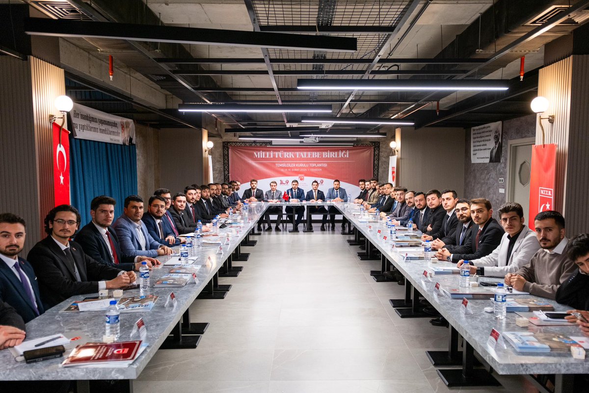 Aziz vatanımızın dört bir yanında dava sancağını şerefle dalgalandıran kıymetli İl Başkanlarımızla, “MTTB Temsilciler Kurulu Kampı”nda bir araya geldik.

İstişare ettik, hasbihal ettik; davamızın istikametini ve gençliğimizin yarınlarını konuştuk.
Teşkilat ruhumuzu, birlik ve