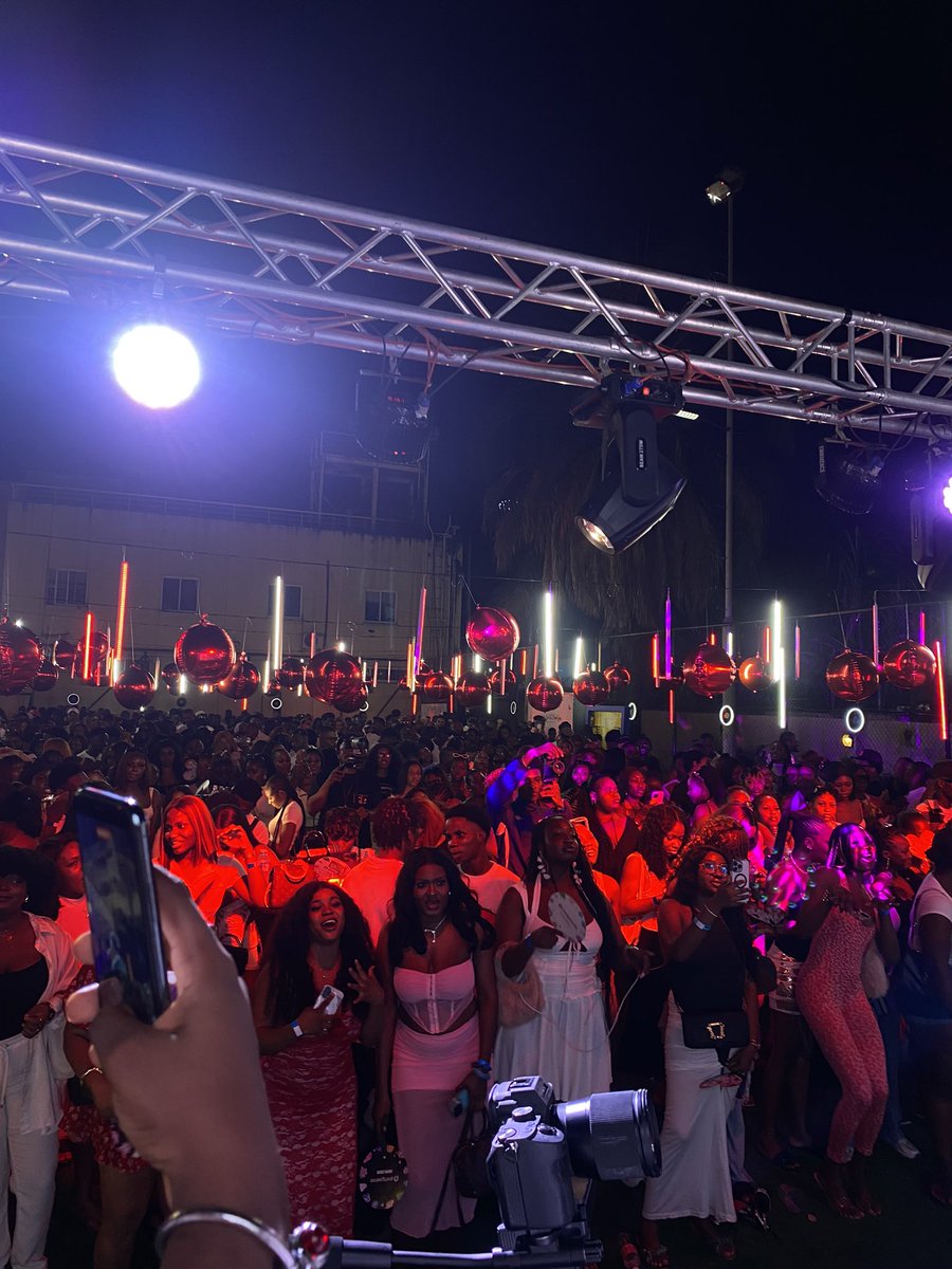 dassahtaiwo_'s tweet photo. Thank you for a swell time @loveintheblvd 🥹🥹💕
#LITB https://t.co/c0s1XcblXQ