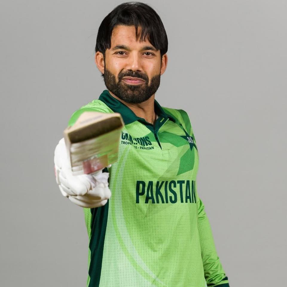 To those my fellow Pakistanis who are sad and devastated 
Don't worry it was just a cricket match 

Ya to win hai—Ya Lun hai 

#INDvsPAK #PAKvIND
