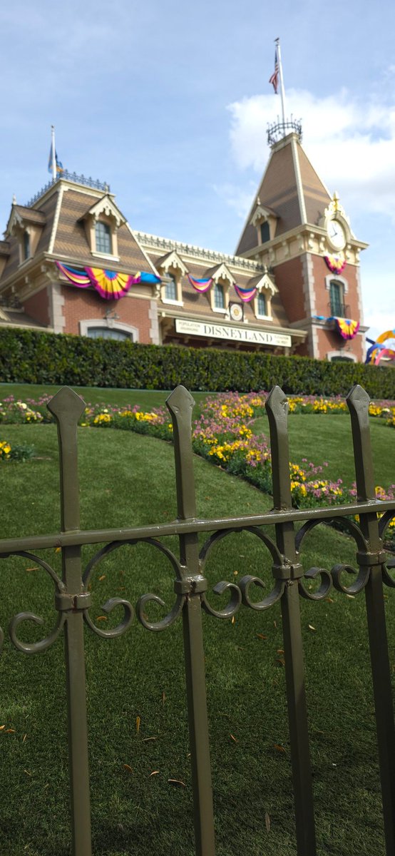 Punished & Corrected Karma 🐮⚗️ (@mesugaki0ni) on Twitter photo 