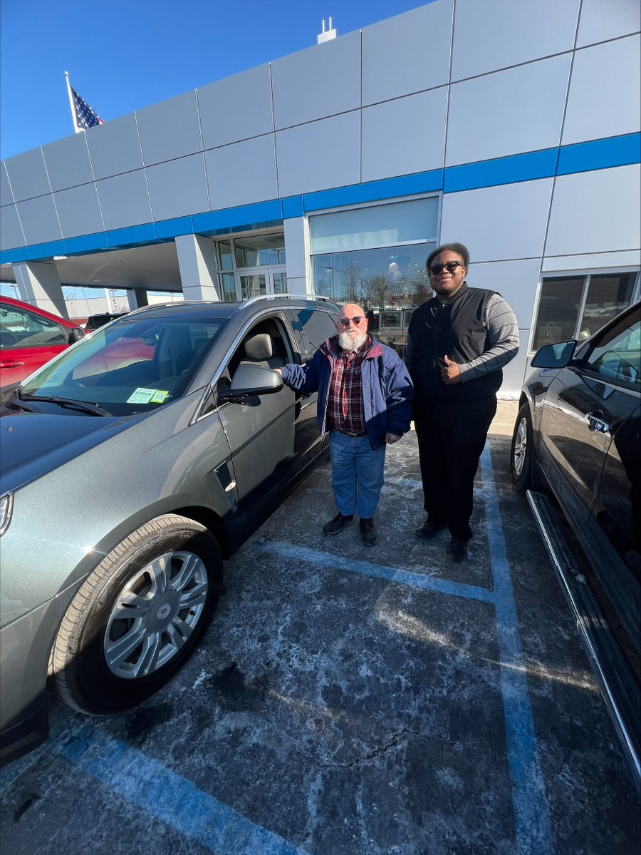 🎉 Another great customer at #HealeyBrothers Cadillac! 

Thanks to Christian for helping make it happen. Enjoy the ride! 🚗✨