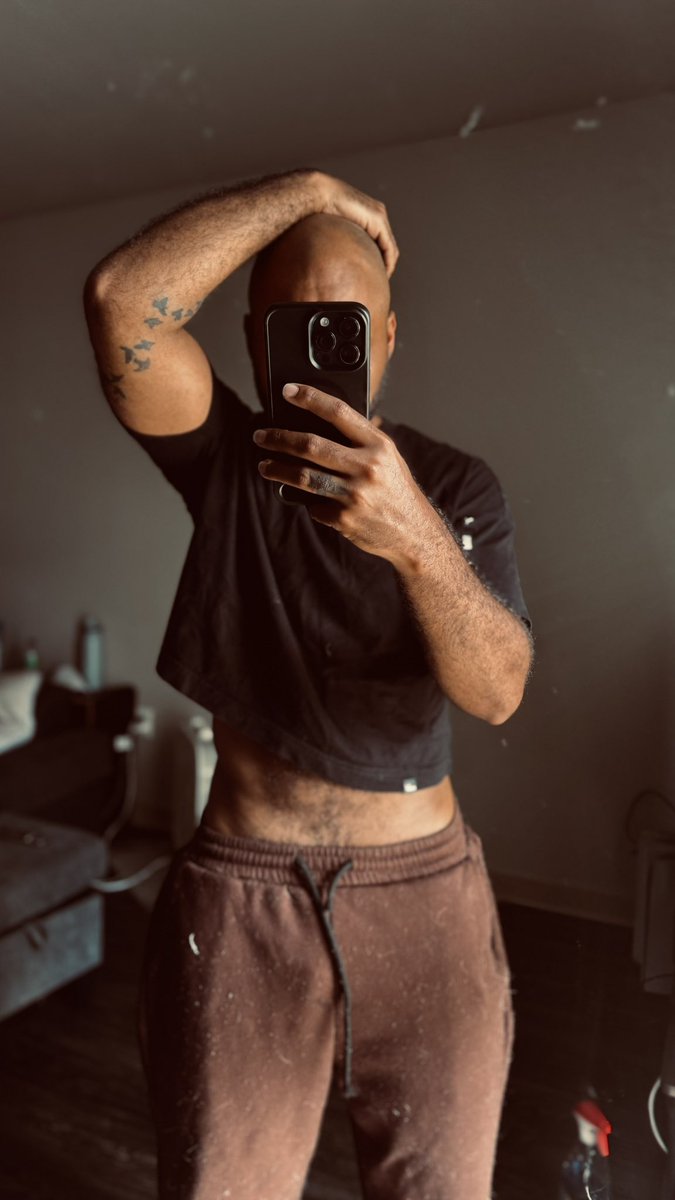 Drizzy_HTX_'s tweet photo. In case you wondering, I’m not the 🥷 you remember. 💪🏽 #GymLife #Houston https://t.co/dwC7KMniXq