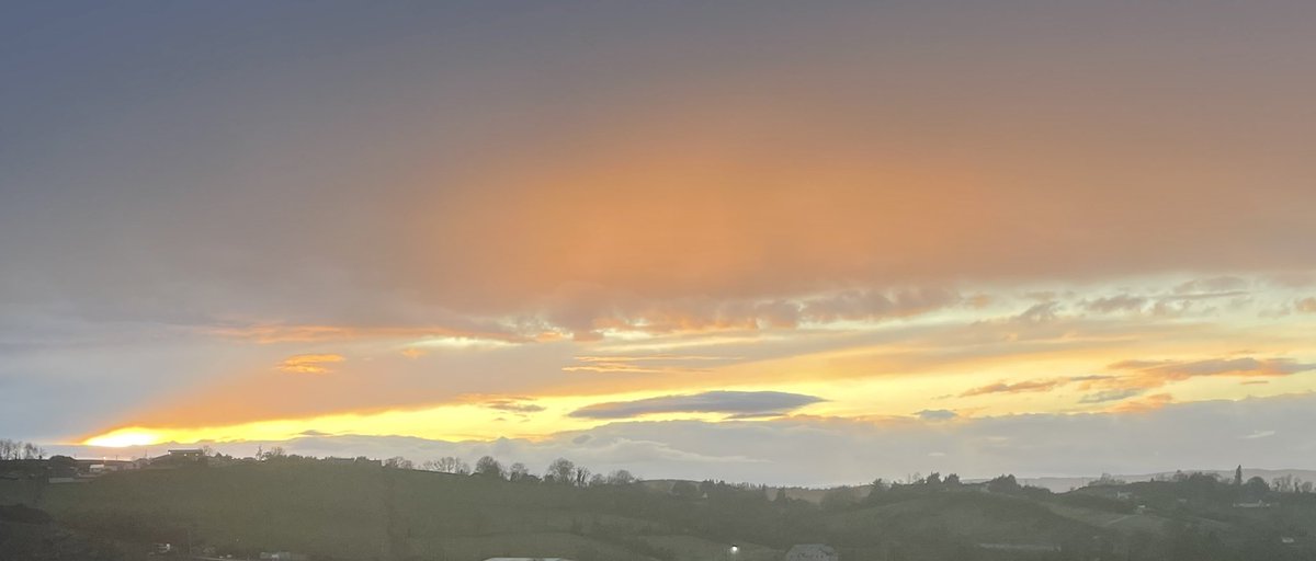 Brief walk before the rain ! #100daysofwalking #round6crew