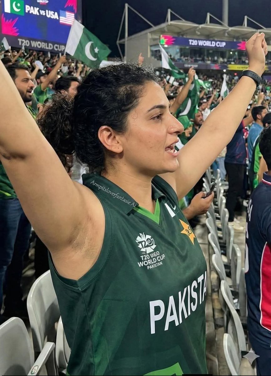 पाकिस्तान को ऐसे ही साफ किया गया है आज,

जैसा इस मोहतरमा ने अपनी....see more 

#INDvsPAK 
#INDvsPAK