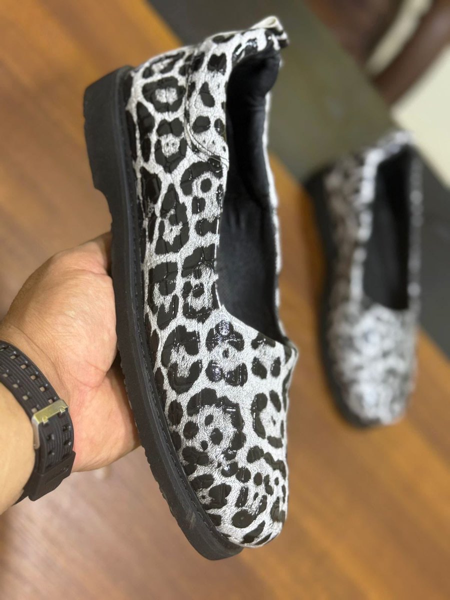 BrandStoreSD's tweet photo. اها؟؟👀👀 https://t.co/oMKRBeWz45