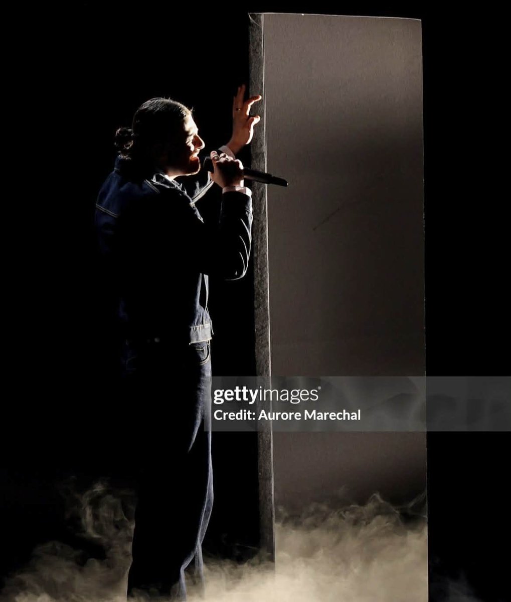 La scéno de pas une larme était d’une beauté, la poésie by pgm 🤍