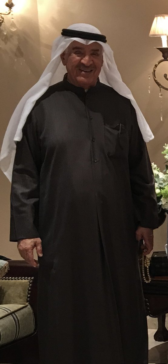 abyat_shaeer's tweet photo. لِكُلٍّ  مَوْعِدٌ   وَالمَوْتُ   حَقٌّ
وَآخِرُ   هٰذِهِ   الدُّنْيَا   الفَنَاءُ 

وَيَبْقَى المَرْءُ حَيًّا بَعْدَ مَوْتٍ
وَيُحْيِيهِ   بِمَا   صَنَعَ   الثَّنَاءُ 

وَمَا خَتَمَ الرِّثَاءَ سِوَى عَلِيٍّ
وَلَيْسَ   وَرَاءَهُ   أَبَدًا   رِثَاءُ

#علي_الحبشي https://t.co/78mN7G7dR2