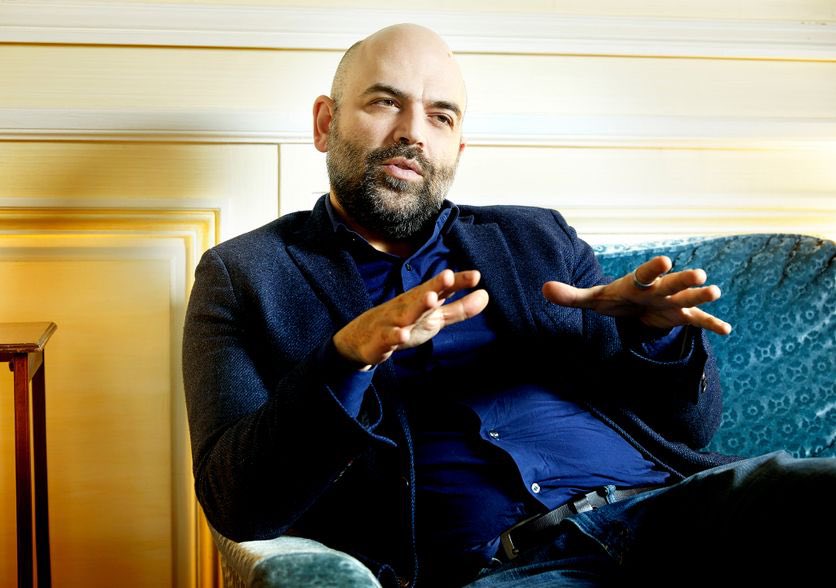 #SerieA 🇮🇹: Roberto Saviano, journaliste très reconnu en Italie, notamment dû à ses enquêtes sur la mafia, 𝗔𝗟𝗟𝗨𝗠𝗘 Beppe Marotta, président de l’Inter Milan :

« 𝗧𝗮𝗻𝘁 𝗾𝘂𝗲 𝗚𝗶𝘂𝘀𝗲𝗽𝗽𝗲 𝗠𝗮𝗿𝗼𝘁𝘁𝗮 𝗼𝗰𝗰𝘂𝗽𝗲𝗿𝗮 𝘂𝗻 𝗿𝗼̂𝗹𝗲 𝗱𝗮𝗻𝘀 𝗹𝗲 𝗳𝗼𝗼𝘁𝗯𝗮𝗹𝗹