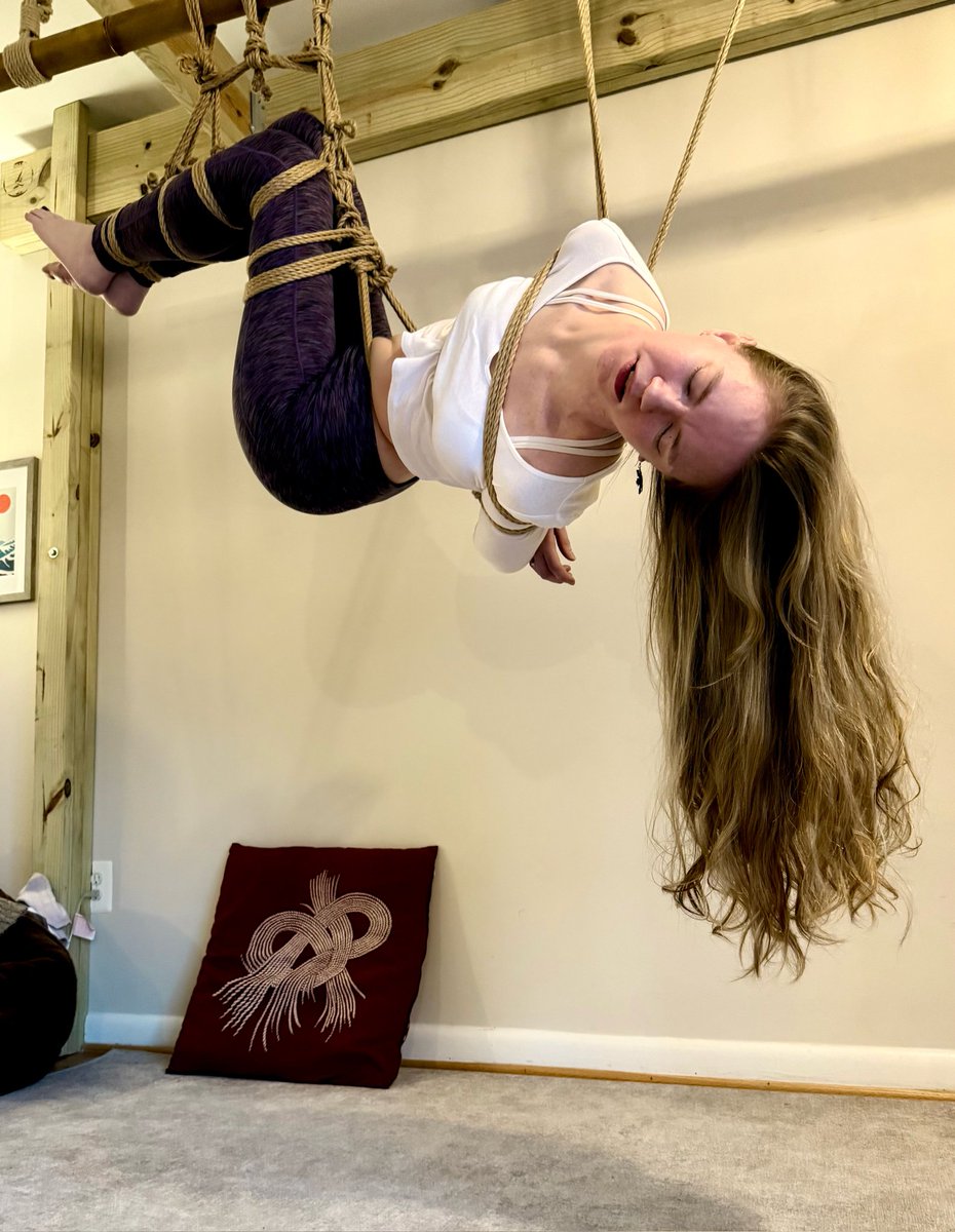 The dreaded joy of waist rope 😋 from the Kata 1 workshop at <a href="/BoundLarkRope/">Bound Lark Rope Studio</a>, rope/photo: <a href="/riggerodys/">Odys オディス 🇺🇸</a>, January 2026