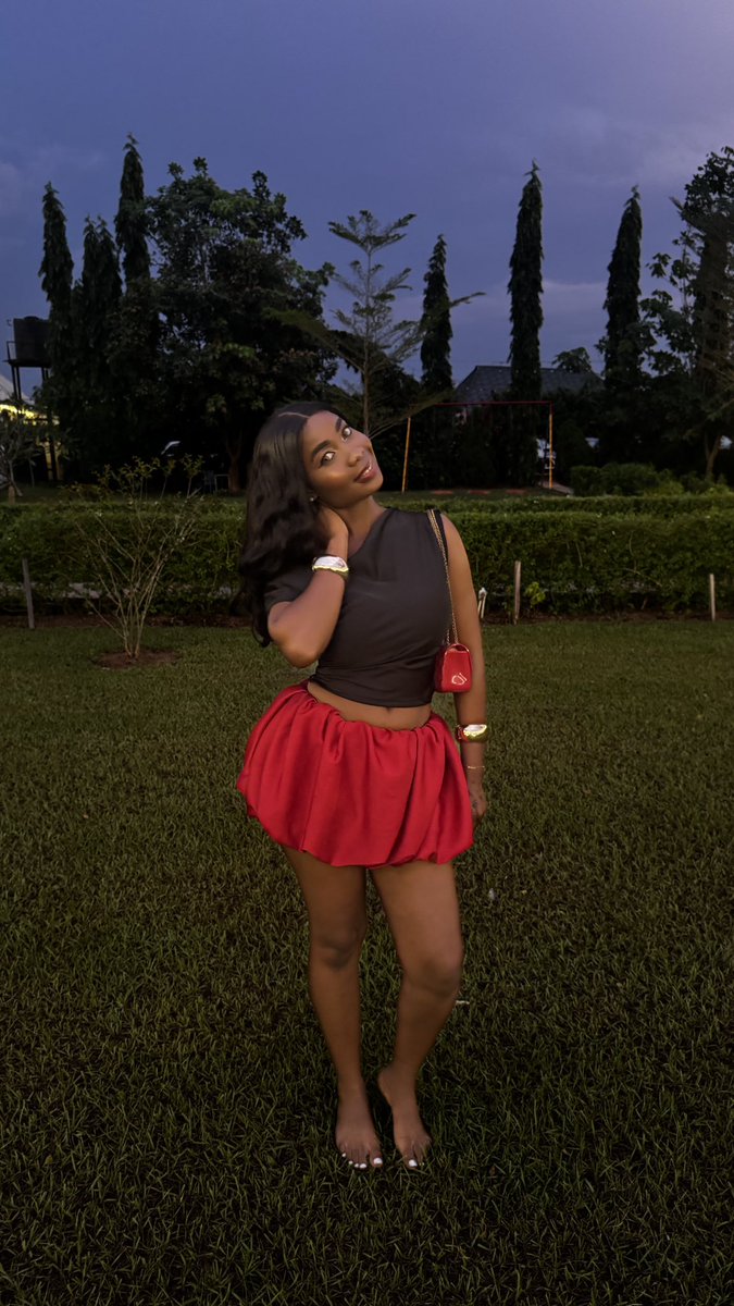dominionadesuwa's tweet photo. Fr  
Top and skirt by @VONN_DAMA https://t.co/L04ar0E6cu
