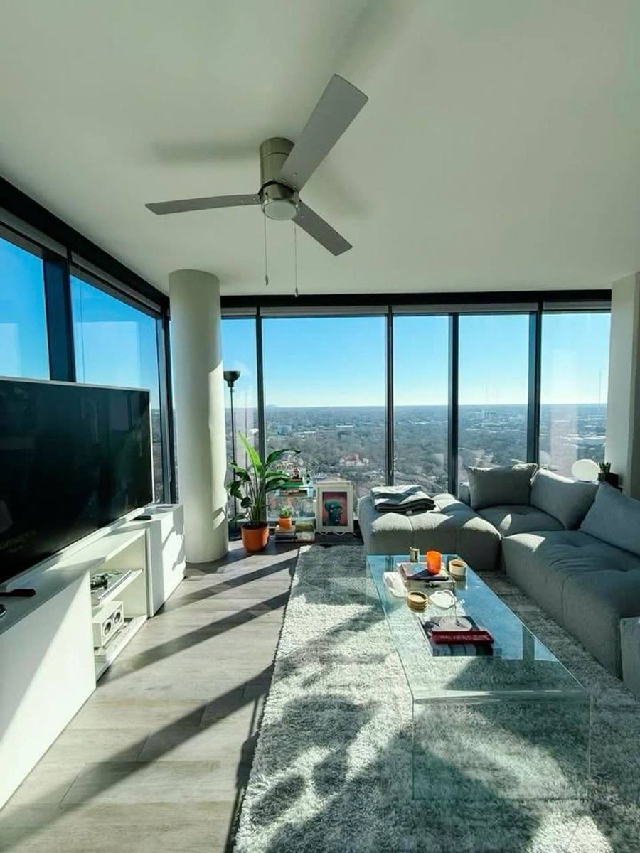 INTERIORPORN1's tweet photo. my life would be complete if i was making $10k a month, posting clips in this apartment 😭 https://t.co/GFSIz1a9Fj