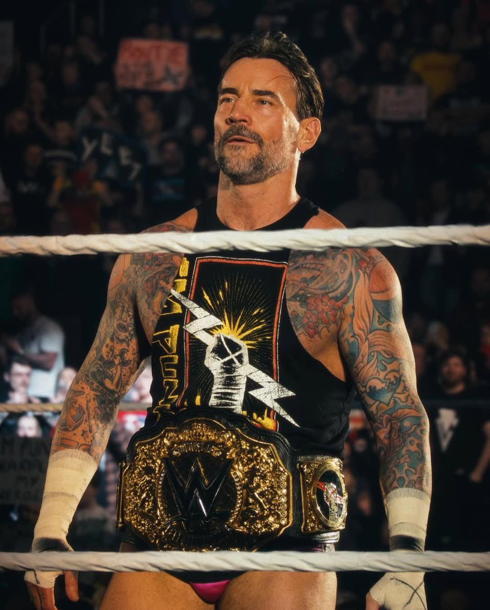 𝖈𝖍𝖗𝖎𝖘 (@highoffwwe) on Twitter photo 