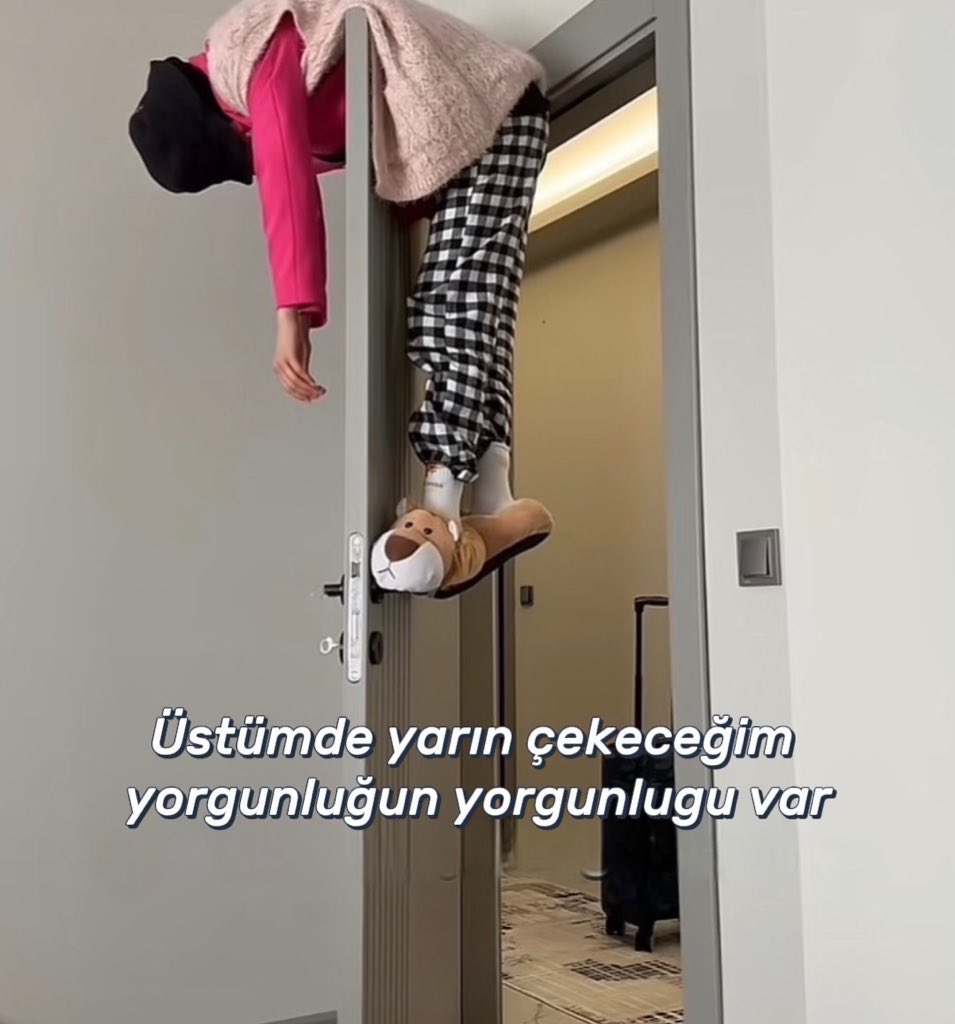 Alya (@alyareckles) on Twitter photo 