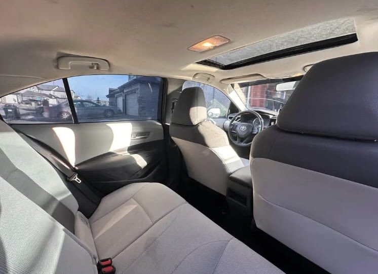 _owula's tweet photo. 2021 Toyota Corolla Le premium
Clean title 
Sunroof 
Fabric seats 
Reverse cam
136k miles 

129k cedis including shipping https://t.co/fNLhnmoNdZ