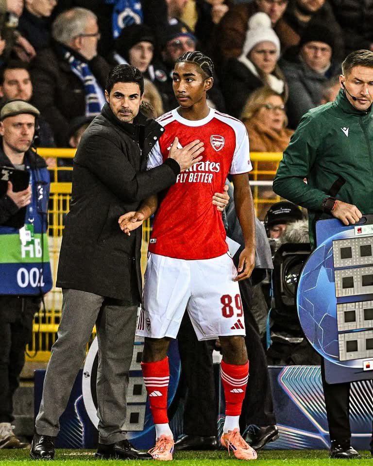 CayofArsenal's tweet photo. Calling on all Arsenal fans to show Marli Salmon love by liking and retweet 👏👏👏
Generational talent 

How many likes for this lad ✅♥️ https://t.co/aq6uwk0Net