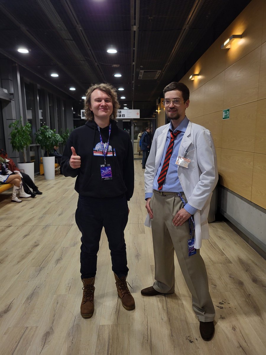 BartekGMalt's tweet image. Kontynuując nitkę #remcon-ową: Ogromne propsy dla @mvciekr za pluszowego BartkaGM (który był dla mnie niczym piłka antystresowa xd), cosplayerom i wystawcom za wybitne zaangażowanie w sztukę, panelistów za zaufanie, a całej otoczce organizatorskiej za spinanie tych światów razem.