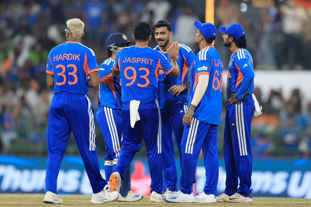 siddharthsahib's tweet photo. What a statement from Team India! 🇮🇳 Dominating Pakistan by 61 runs to book our place in the Super 8 at the ICC Men’s T20 World Cup! 

Ishan Kishan’s explosive 77 set the tone, and our bowlers, led by Varun Chakravarthy, Hardik Pandya, Jasprit Bumrah & Axar Patel dismantled the chase.

Jai Hind! 🙌🇮🇳