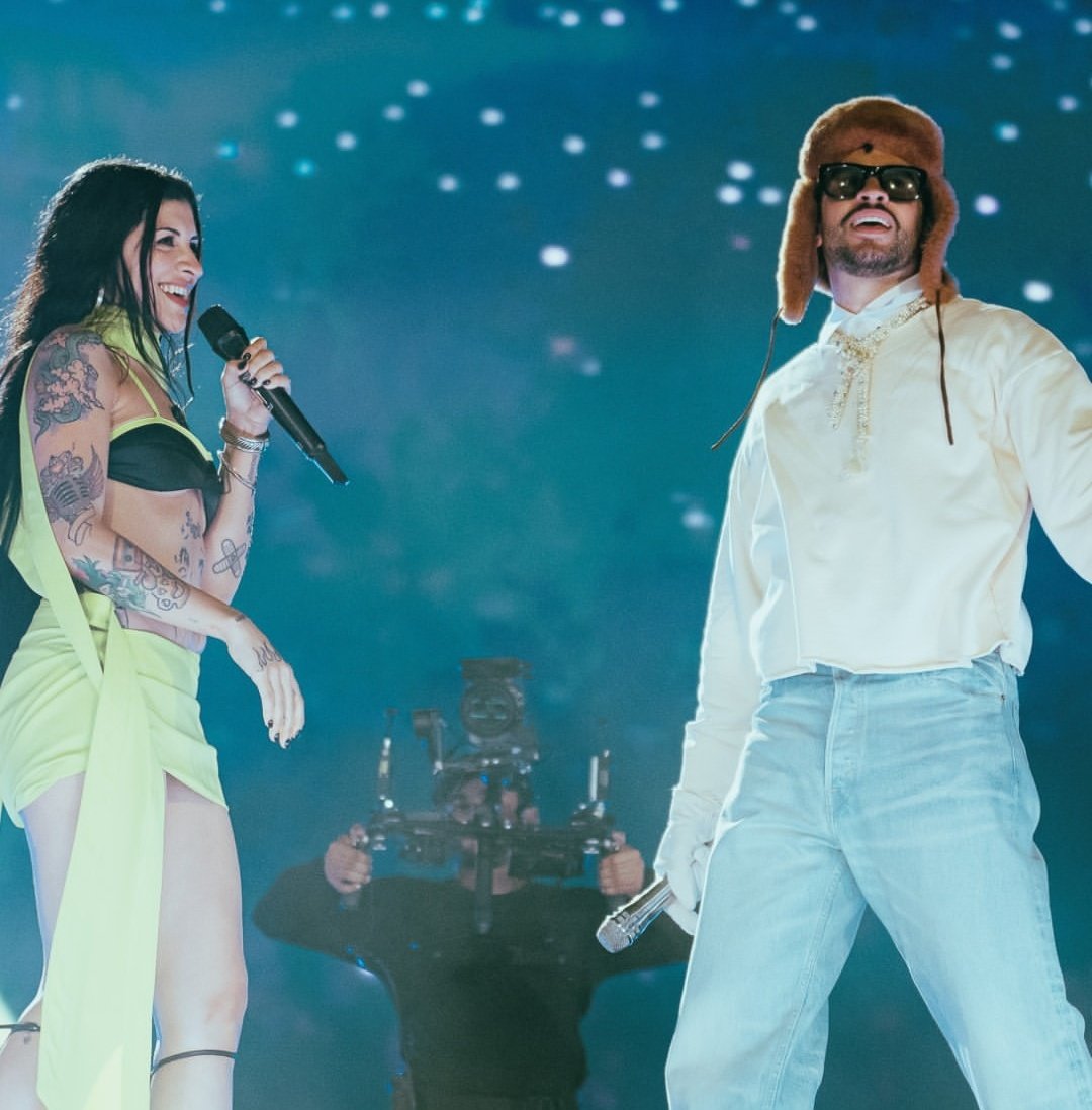 un aplauso pa' mami y papi
porque en verdad rompieron