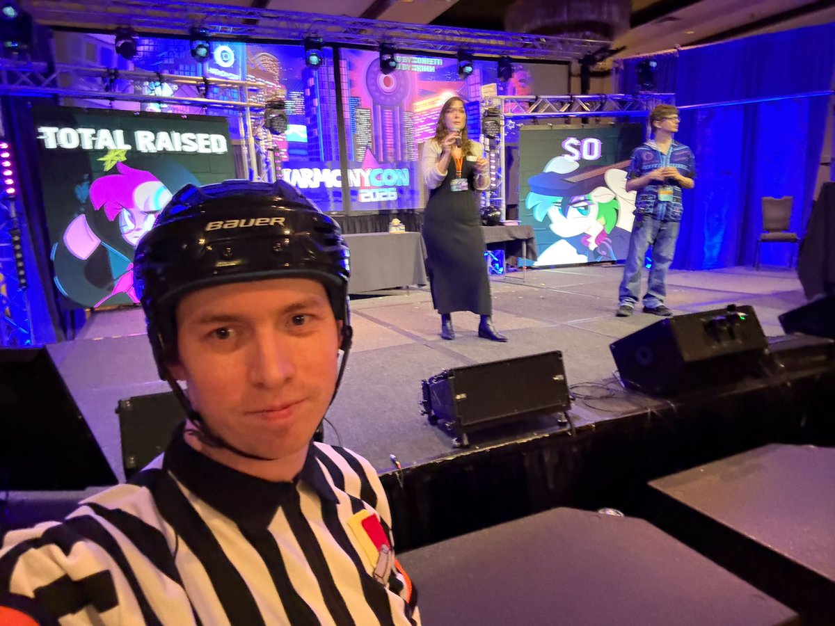 Red Card tweet media