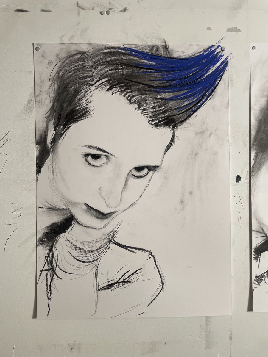 Gergeux's tweet photo. My daughter. Charcoal and pastel on paper 70x100cm https://t.co/HYkpslbw0X