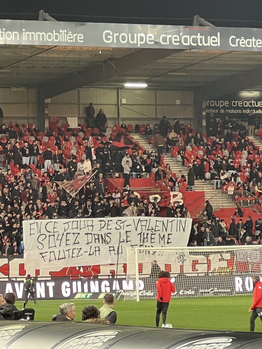 UltrasMadeinFR's tweet photo. ⚽ Guingamp - Saint Etienne 
📢 En cette Saint Valentin, le Kop Rouge a un message !
📆 Samedi 14 février

#EAGASSE https://t.co/INV2dZ2MZK