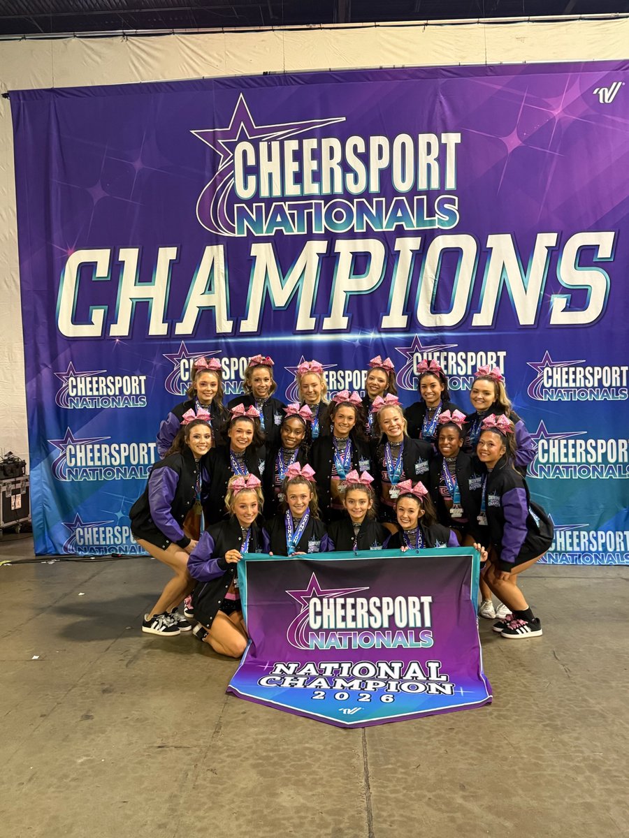 icegoldengirls's tweet photo. Your extra small senior cheersport champs! #icegoldengirls #cheersportnationals https://t.co/GdDDxuxR97
