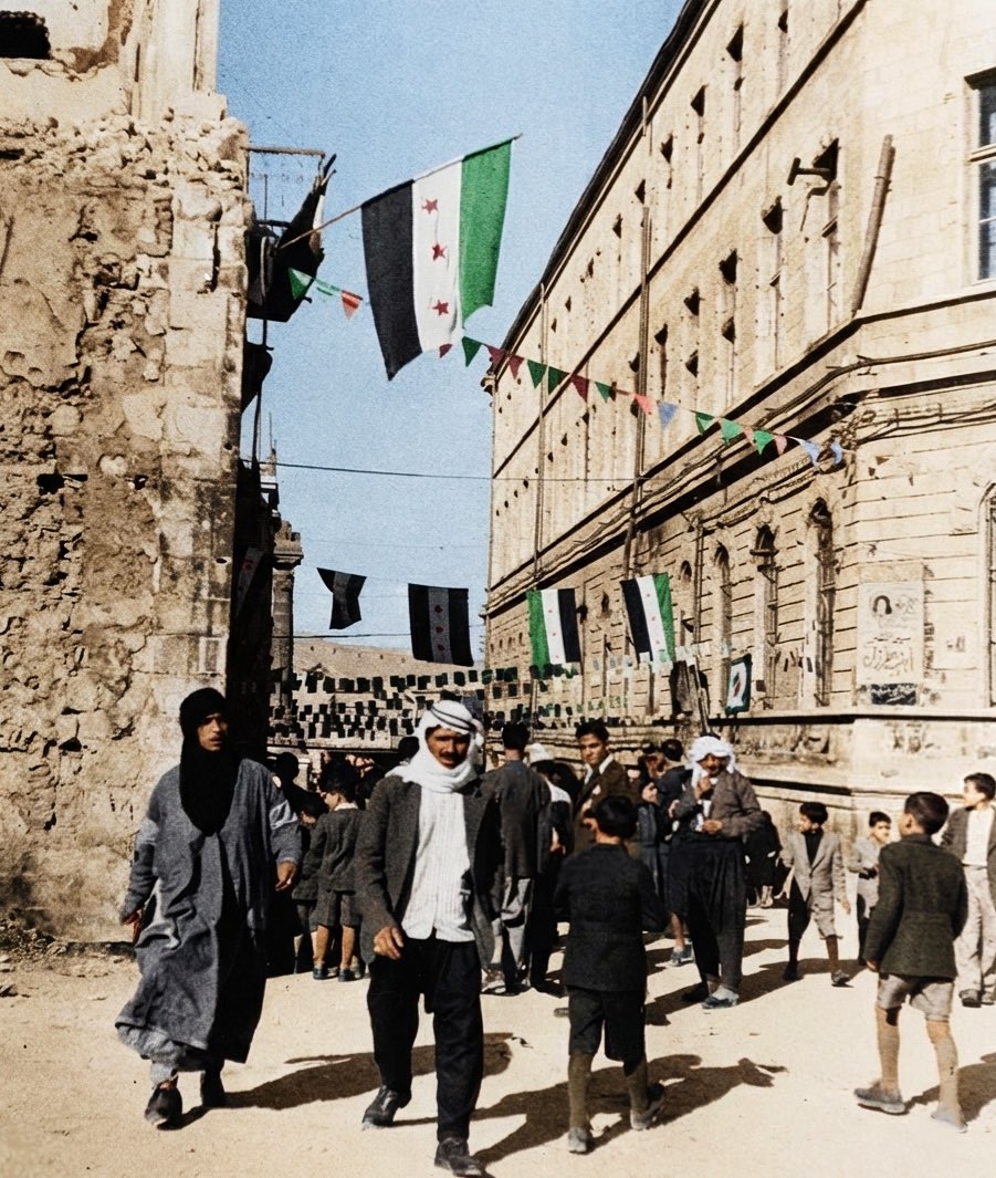 syrvisual's tweet photo. Damascus, Syria, 1950s. https://t.co/HEI3qj7fas