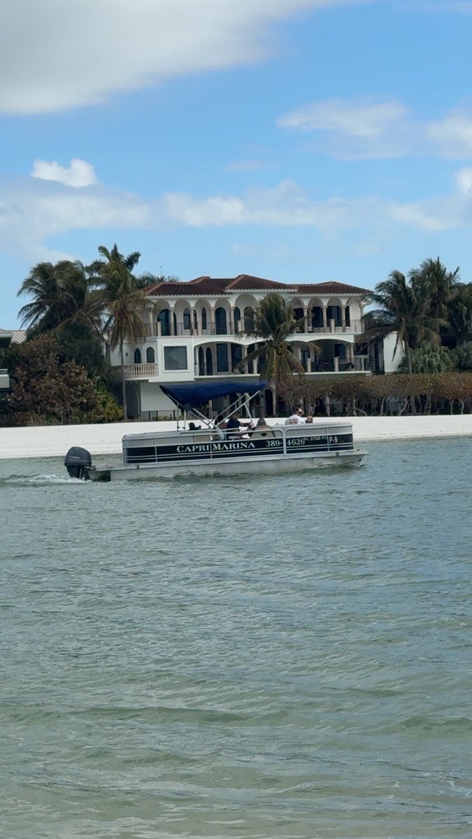 All aboard the USS Ray #marinaraexpress