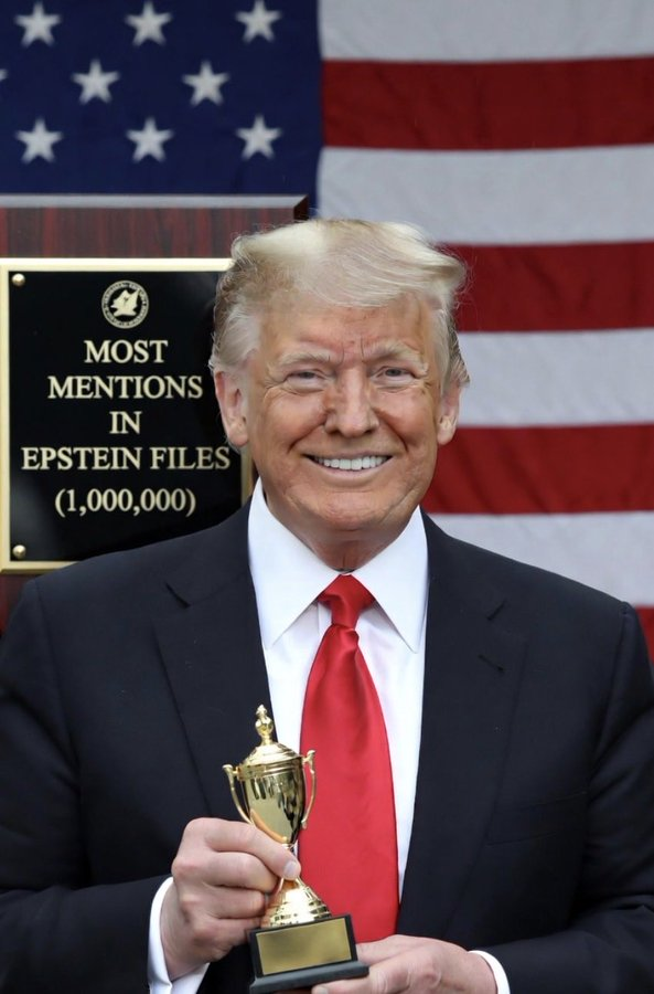 lillybeth53's tweet photo. @TrishFL1 @jimmykimmel @JimmyKimmelLive  A new trophy for #DisgustingDonald to put on a shelf in his golden bathroom to tweet about! 🤣 https://t.co/oPJpyFFry8