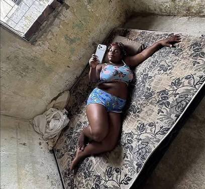 n guento q durante os dias de carnaval n se faz mais absolutamente NADA a n ser ir pra avenida, é o dia todo assim esperando a hora de ir dnv