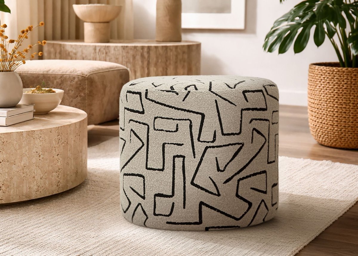 CreativDeco_'s tweet photo. Mic ca dimensiune, mare ca efect. ✨

Taburetul cu imprimeu grafic adaugă personalitate instant oricărui colț de living. Versatil, confortabil și ușor de integrat, este acel detaliu care schimbă atmosfera fără efort.

#taburet #mobilierdesign #detaliicufarmec #creativdeco https://t.co/dz1d2MvX1s