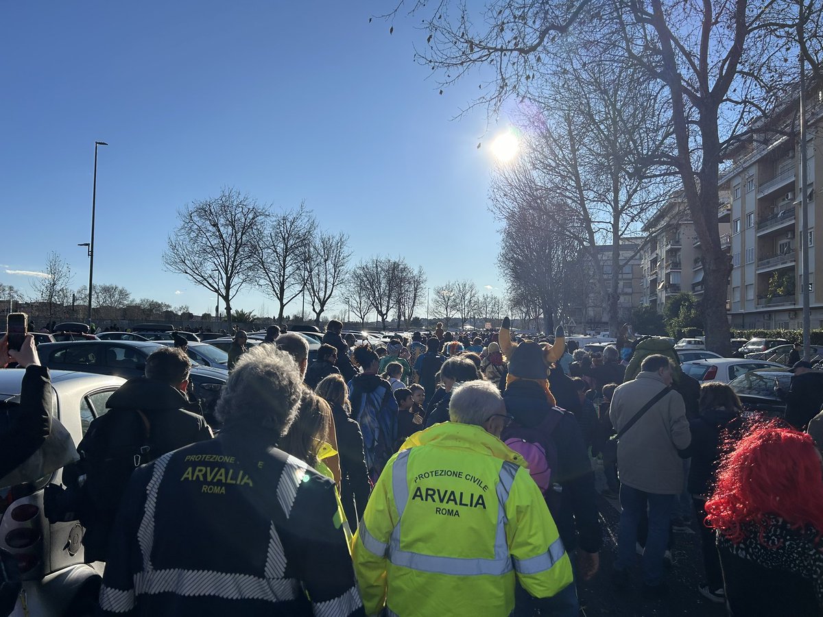 A Marconi alla sfilata di carnevale di LiFra Associazione Culturale! Un grande evento per i bambini e le famiglie del quartiere! Sempre sul territorio. #fdi #municipioxi