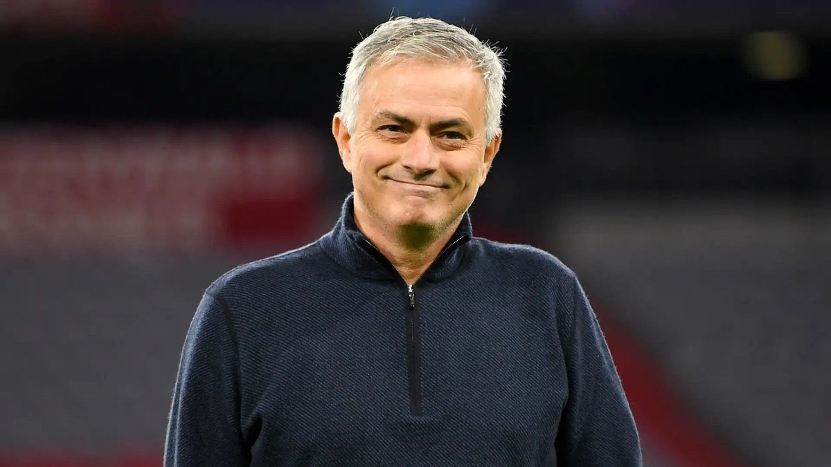 DiarioGols's tweet image. 🎙️ José Mourinho sobre a situação mais ridícula de sua carreira:

“A situação mais ridícula foi a de um clube que tinha uma sala de troféus vazia e me demitiu dois dias antes de uma final.”