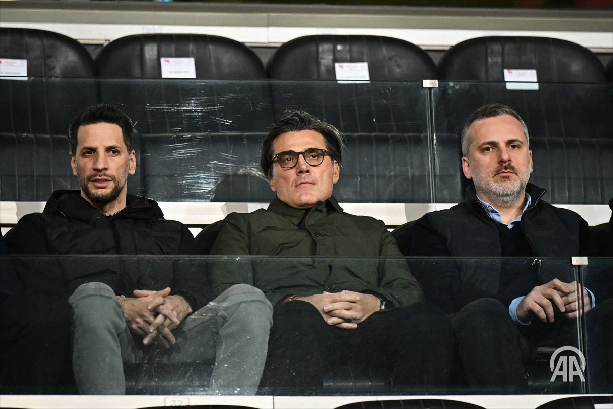 Montella, Ersin Destanoğlu’nun bugünkü performansından çok etkilenmiş. Dünya Kupası’nda kaleyi Ersin’e emanet etmeyi düşünüyormuş.