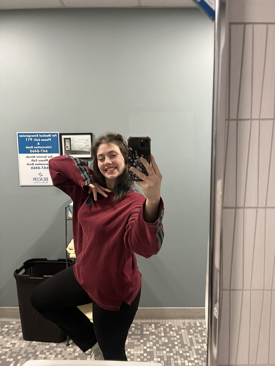 laneybrielle's tweet photo. oh she was surely drinking! Yes, girl flick up in the accessible bathroom!!! https://t.co/ctGMYjHDk8