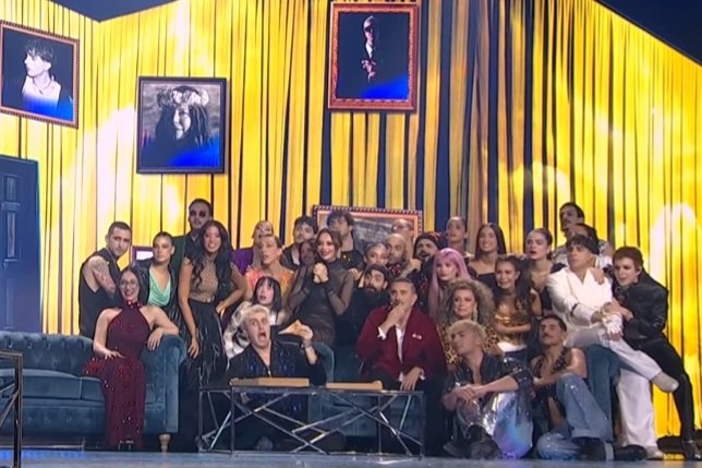 Βρεγμένο Νερό tweet media