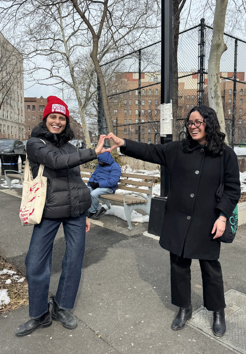 Claire Valdez tweet media