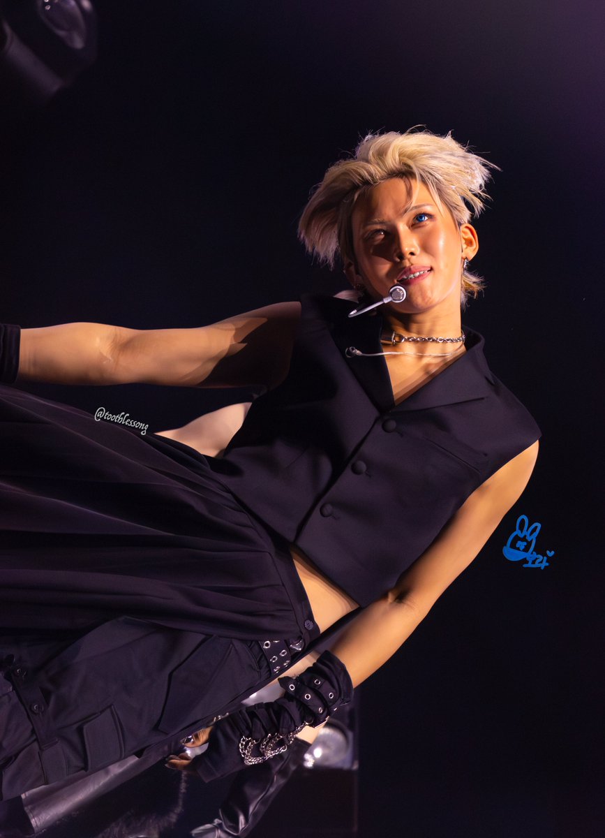 Bizness Hyunnie is 🔥
#XLOV #엑스러브 #HYUN #현 #XLOVinParis #XLOVEuropeTour