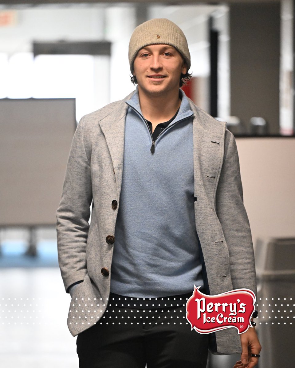 AmerksHockey's tweet photo. Sunday #SweetSuits, brought to you by @perrysicecream. https://t.co/OLbSNXITK1