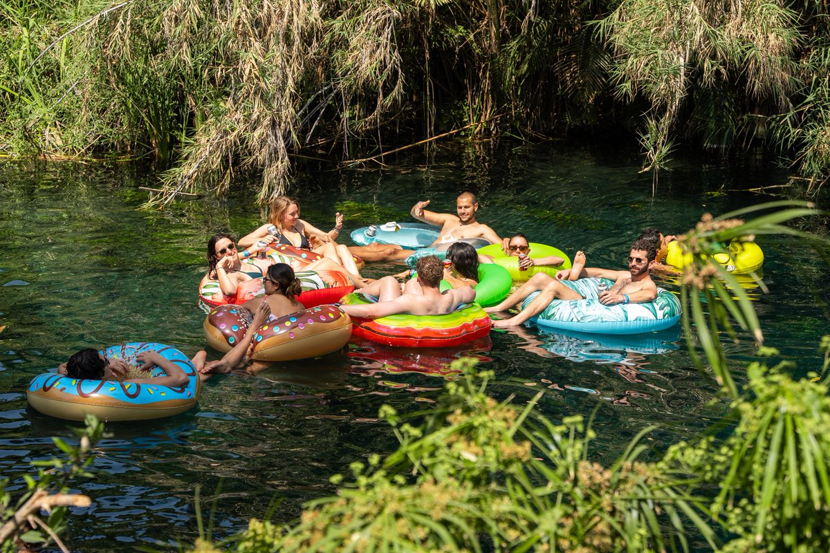 Bahidora's tweet photo. Vibremos juntos bajo el cielo de Bahidorá. Una experiencia que solo existe aquí 🌴 https://t.co/7nJSjBHLXM