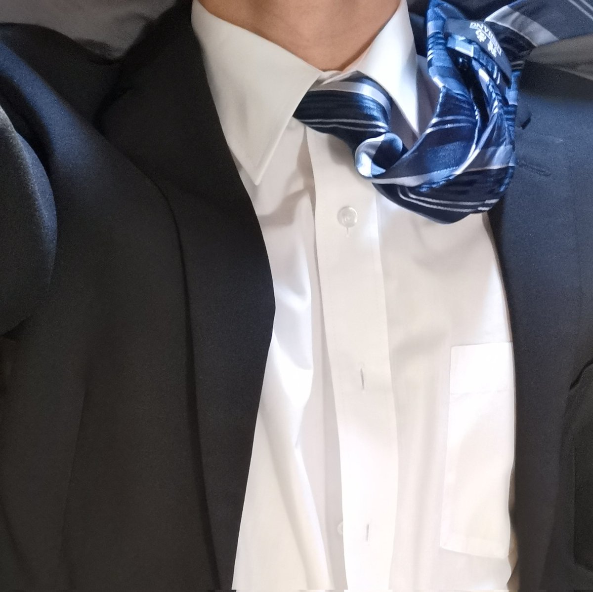 suitboihk tweet media